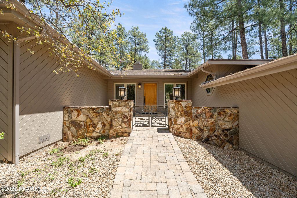 Photo of 1525 S Roadrunner Road, Prescott, AZ 86303 (MLS # 1081624)