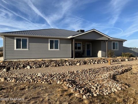 985 N Grandview Paulden AZ 86334