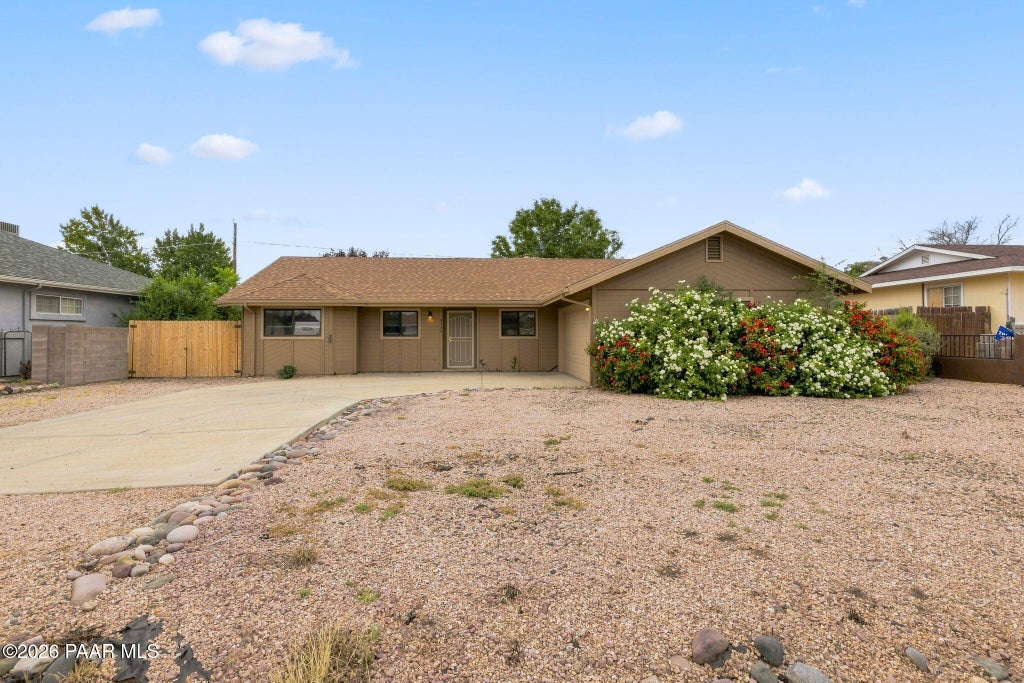 Photo of 8435 E Sommer Drive, Prescott Valley, AZ 86314 (MLS # 1084585)