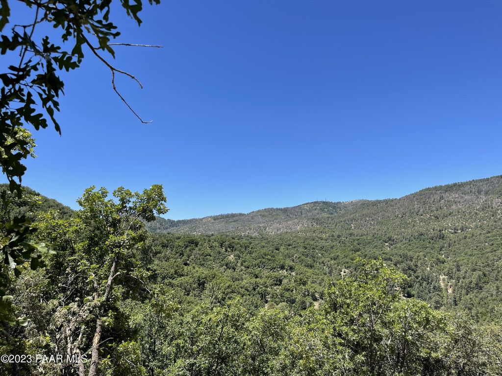 Photo of 860 S Copper Sunset Trail, Mayer, AZ 86333 (MLS # 1080907)