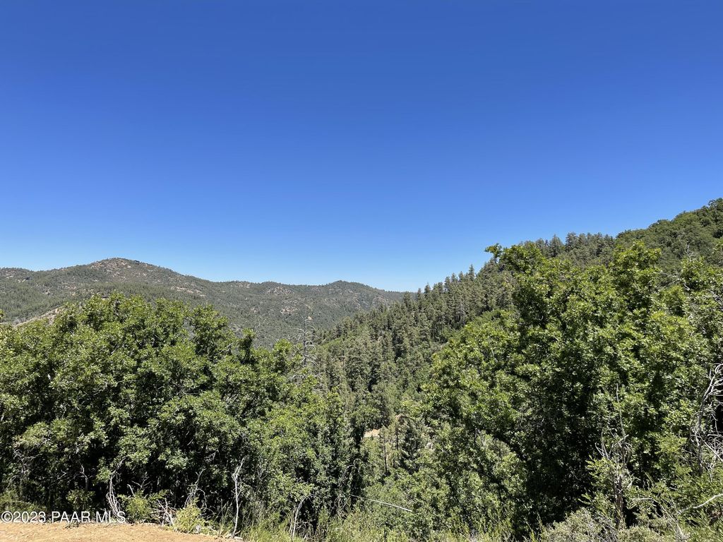 Photo of 860 S Copper Sunset Trail, Mayer, AZ 86333 (MLS # 1080907)