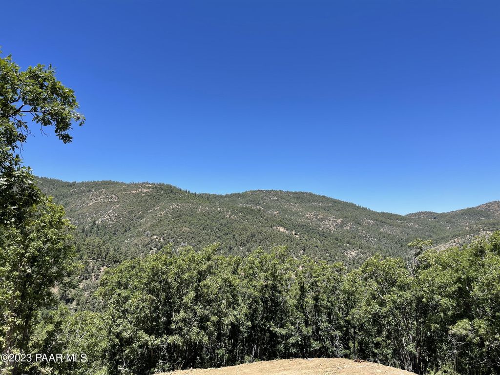 Photo of 860 S Copper Sunset Trail, Mayer, AZ 86333 (MLS # 1080907)