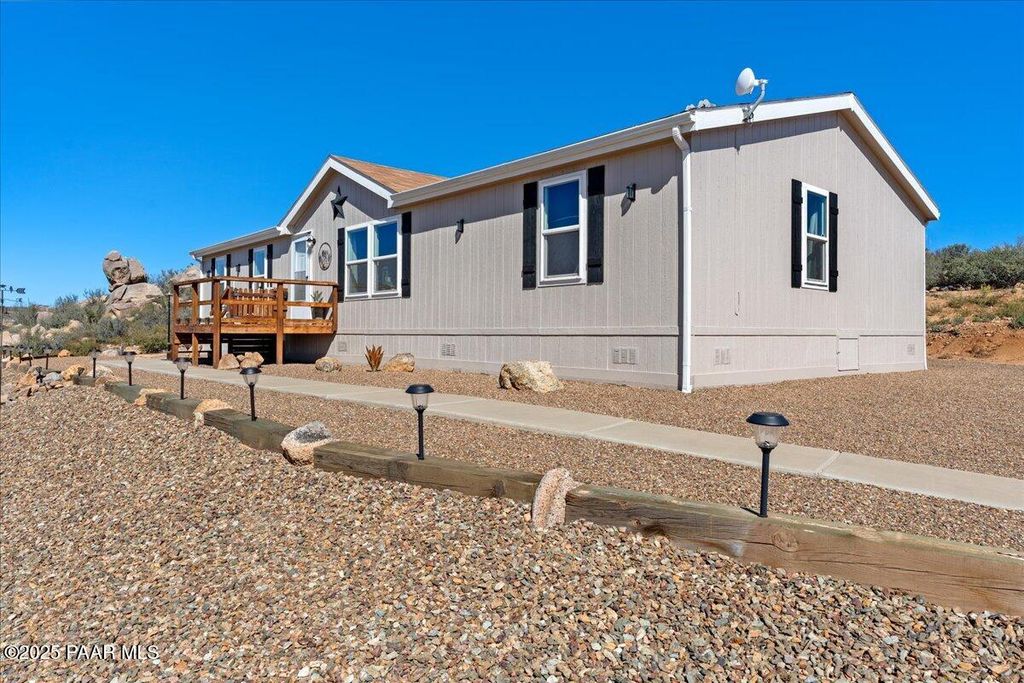 Photo of 17730 E Lions Gate Drive, Dewey-Humboldt, AZ 86327 (MLS # 1077009)