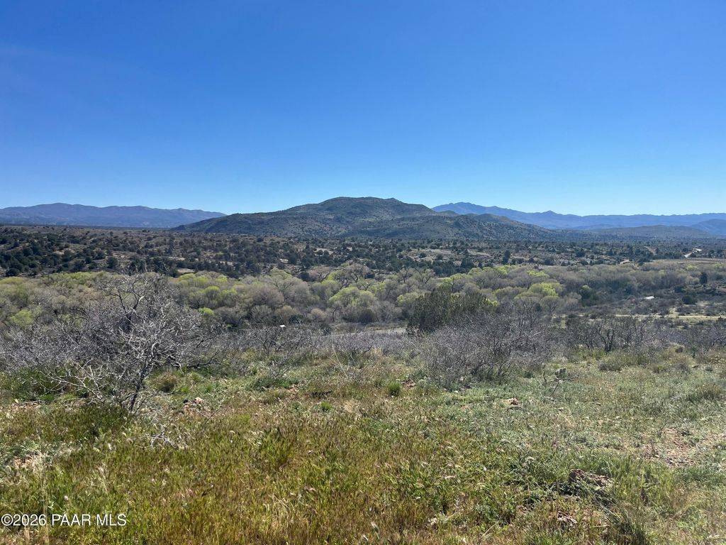 Photo of 0 S Walnut Grove Rd :Lots 3a1 &amp;3a2, Kirkland Junction, AZ 86332 (MLS # 1080993)