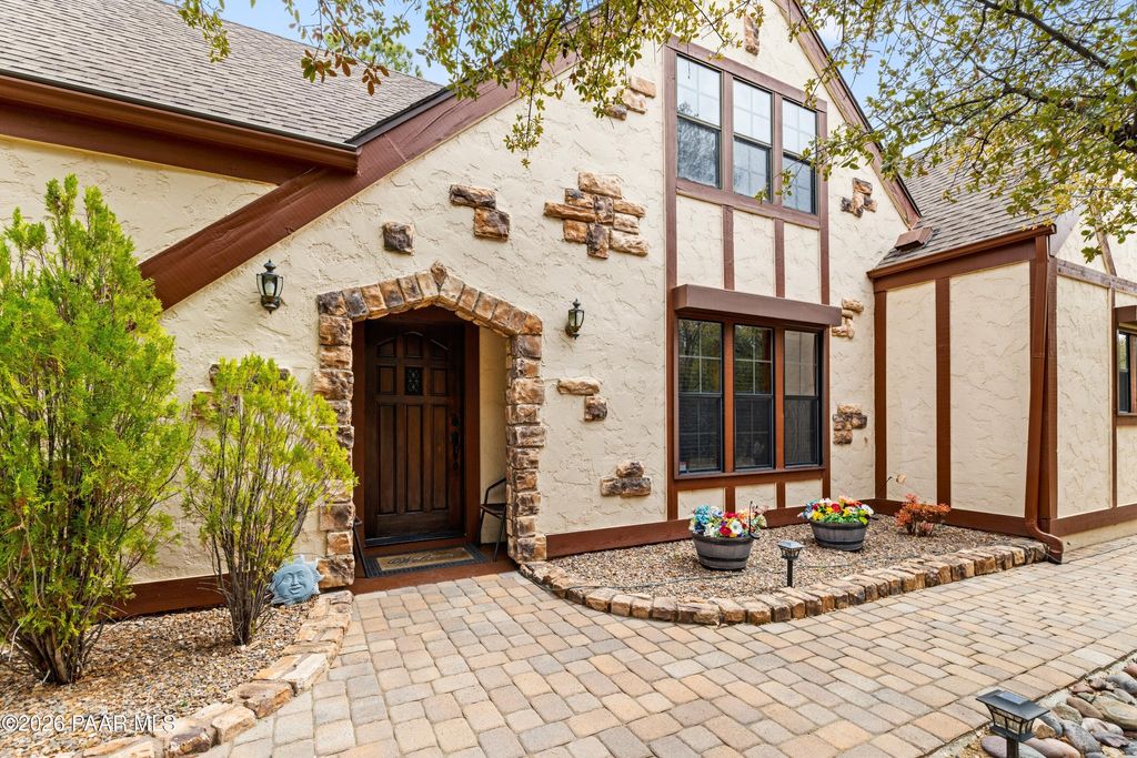 Photo of 2 Woodside Drive, Prescott, AZ 86305 (MLS # 1080186)