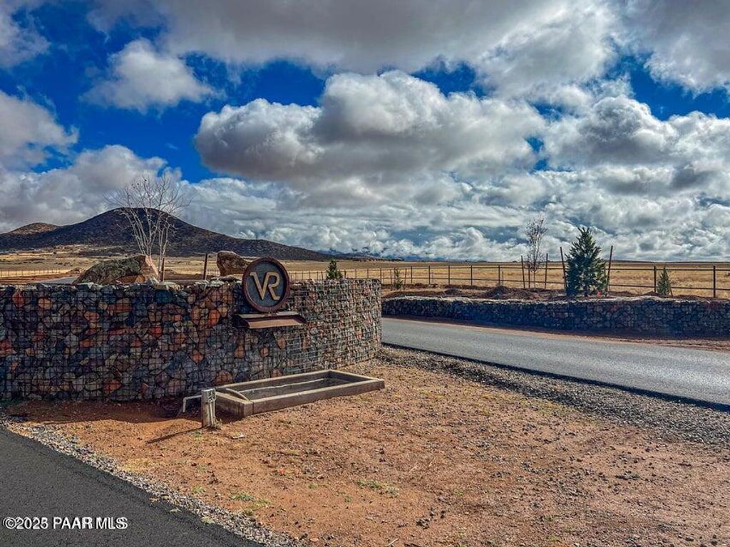 Photo of 10143 E Songbird Way, Prescott Valley, AZ 86315 (MLS # 1078069)