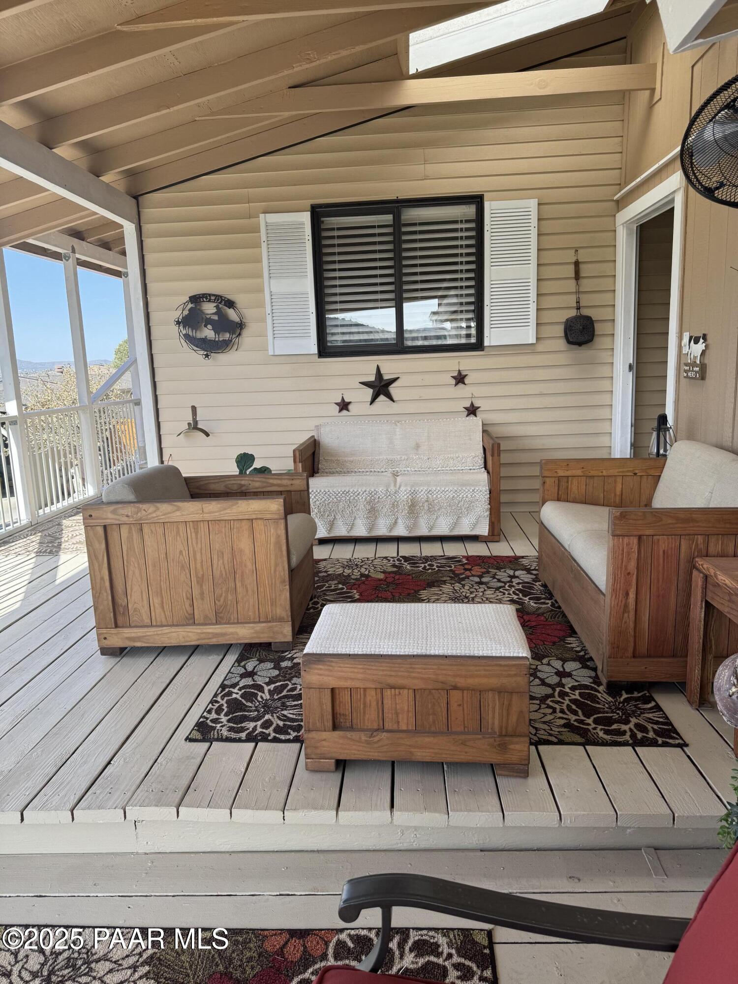 2281 E Hillside Loop Road