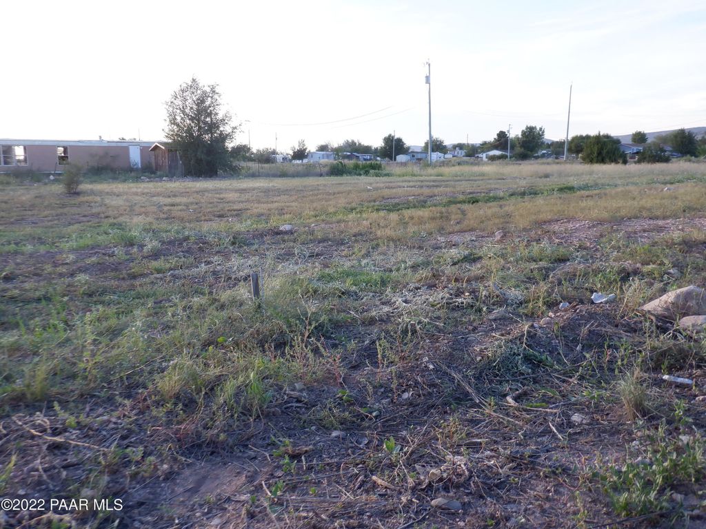 Photo of 25060 N Cedar Drive, Paulden, AZ 86334 (MLS # 1079470)