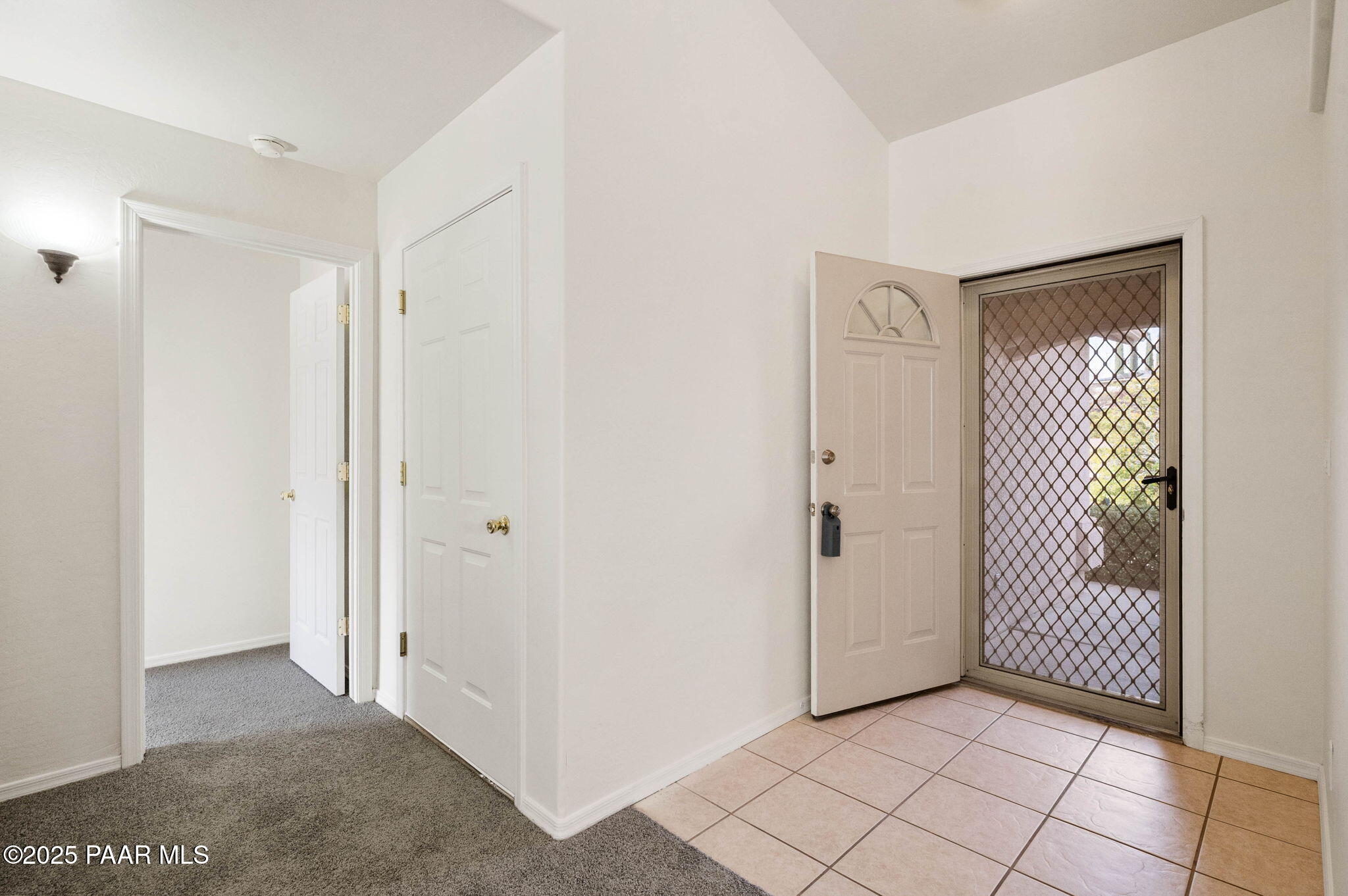 4501 N Sheridan Lane