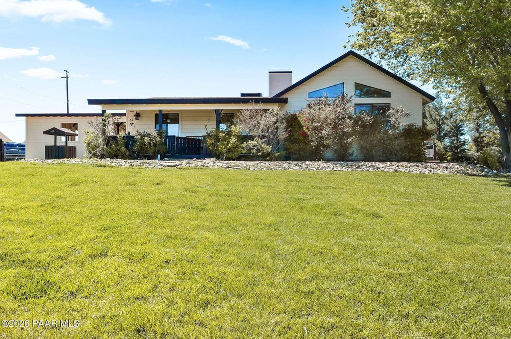 Photo of 1308 Liberty Lane, Chino Valley, AZ 86323 (MLS # 1082294)