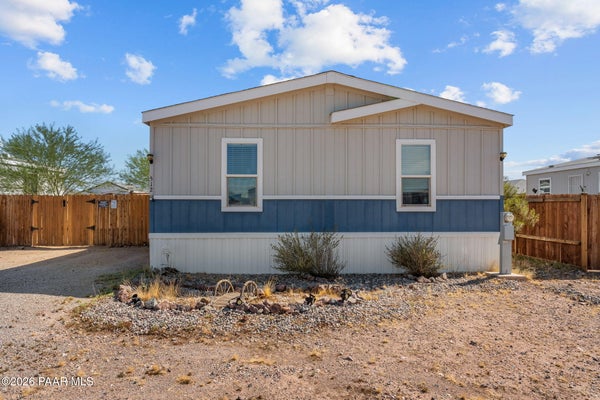512 W CLAESSENS DR, MORRISTOWN, AZ 85342 - Image 394466b4aaa1e0b4e12ec285b892f116/1419767332