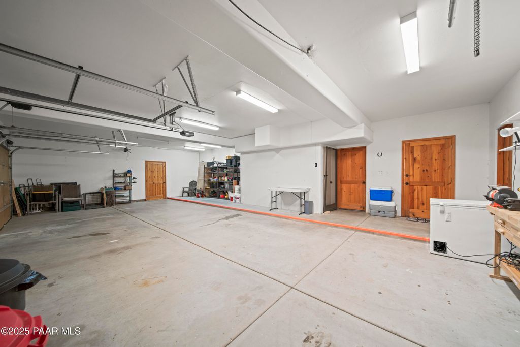 Photo of 17129 W Buckhorn Drive, Peeples Valley, AZ 86332 (MLS # 1078326)