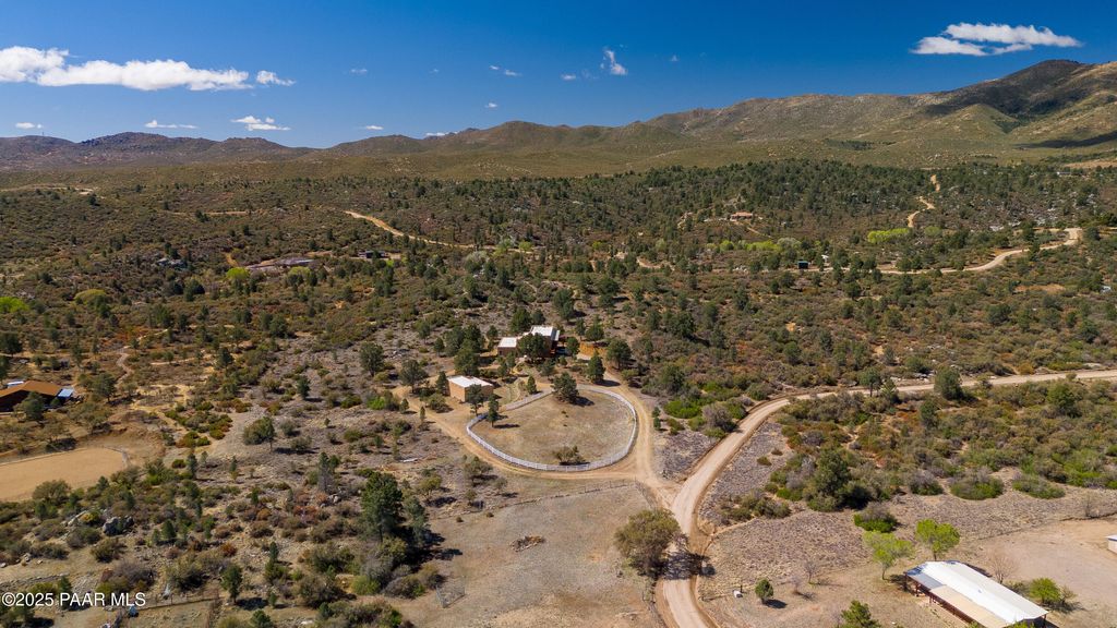 Photo of 17129 W Buckhorn Drive, Peeples Valley, AZ 86332 (MLS # 1078326)