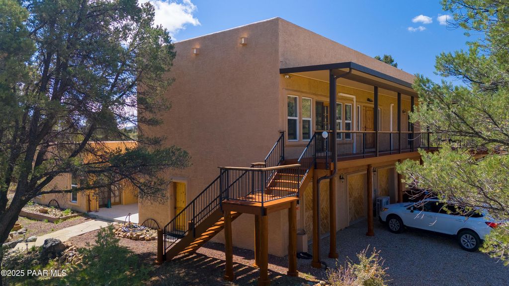 Photo of 17129 W Buckhorn Drive, Peeples Valley, AZ 86332 (MLS # 1078326)