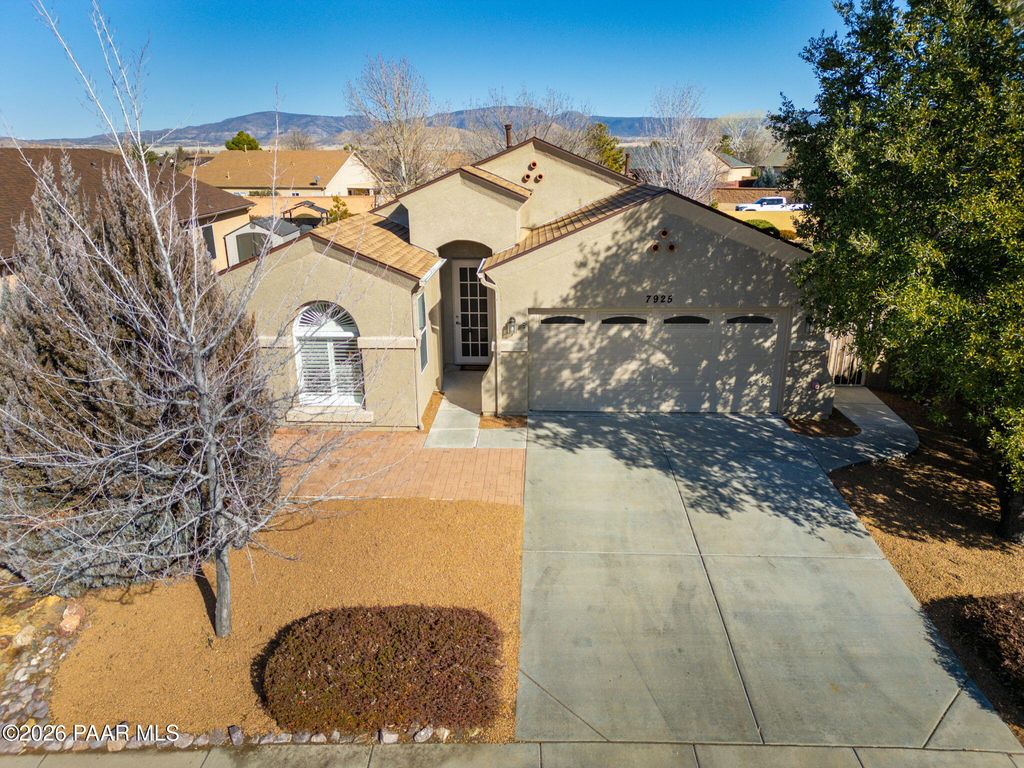 Photo of 7925 N Paradise Canyon Lane, Prescott Valley, AZ 86315 (MLS # 1079167)