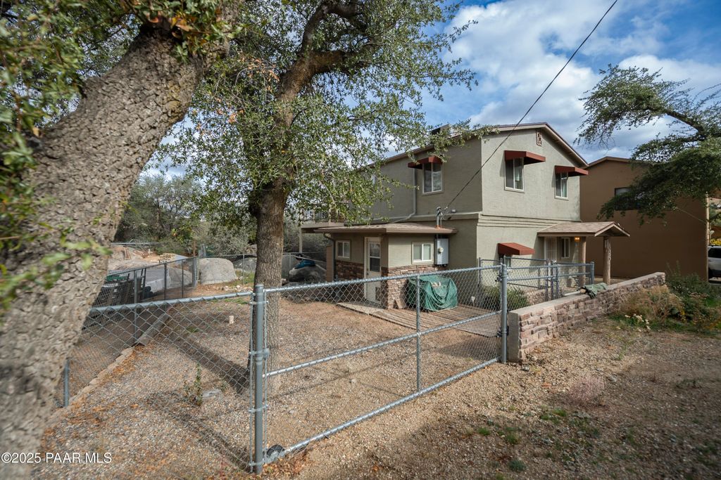 Photo of 16830 W West Way, Yarnell, AZ 85362 (MLS # 1077935)