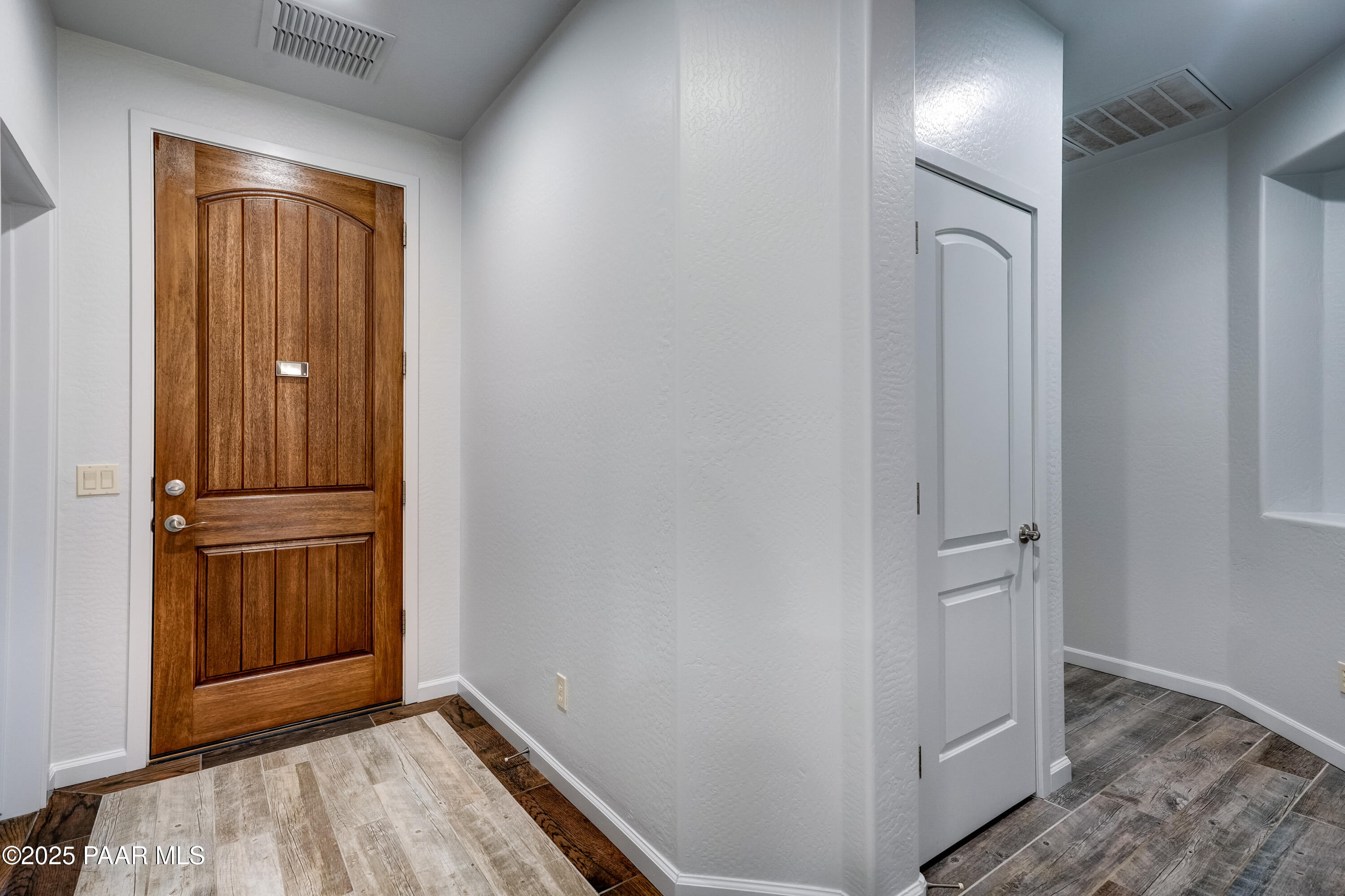 7506 E Roaring Canyon Road