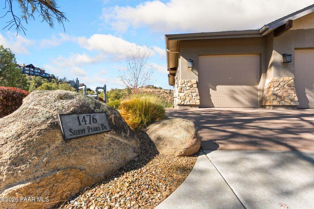 Photo of 1476 Sierry Peaks Drive, Prescott, AZ 86305 (MLS # 1084501)