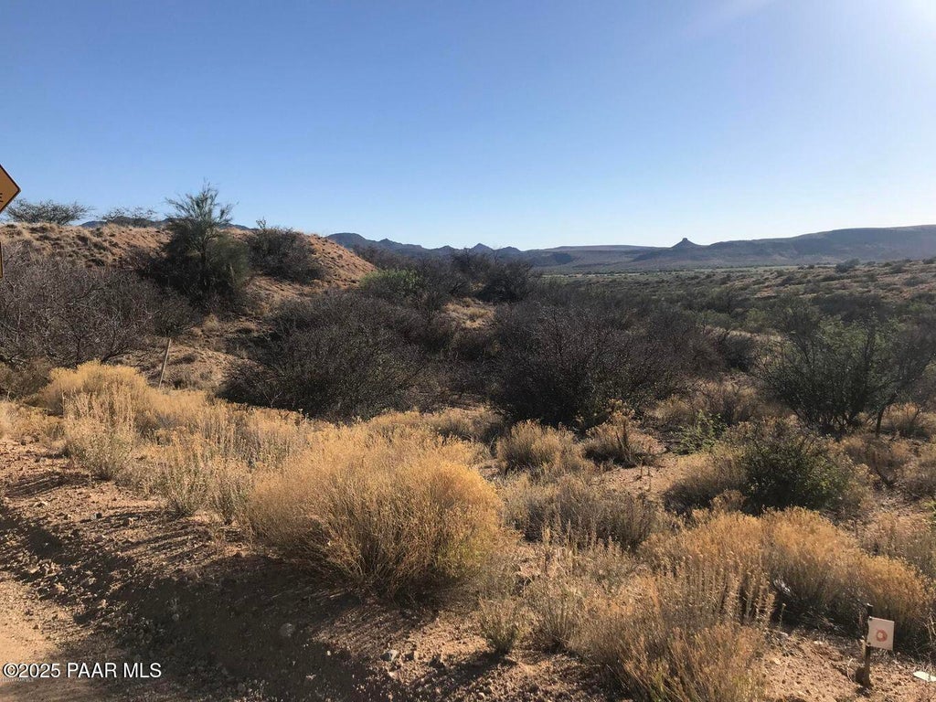 Photo of 7800 S Rolling Hills Drive, Kirkland, AZ 86332 (MLS # 1083030)