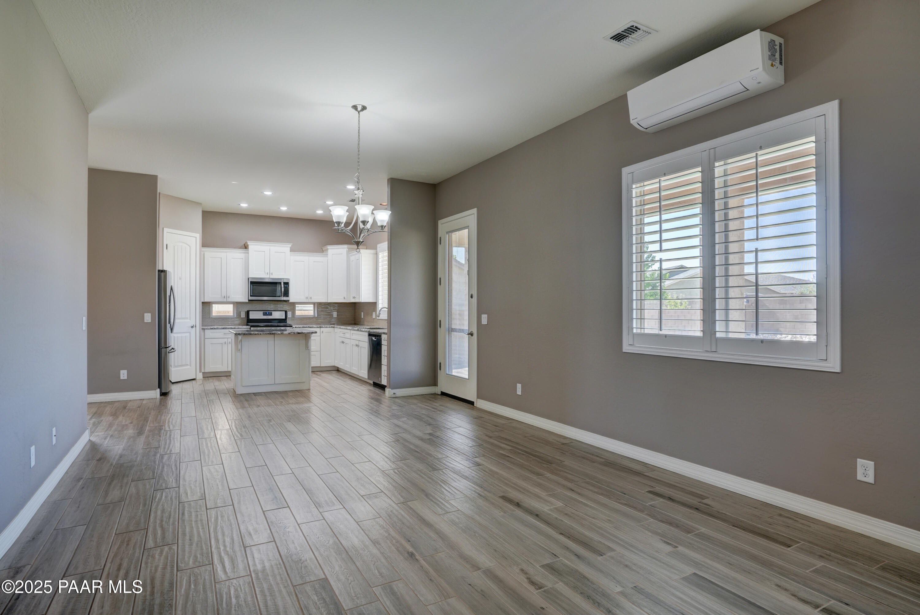 Prescott Valley, Arizona 86314, United States, 3 Bedrooms Bedrooms, ,2 BathroomsBathrooms,Residential,Active,160704