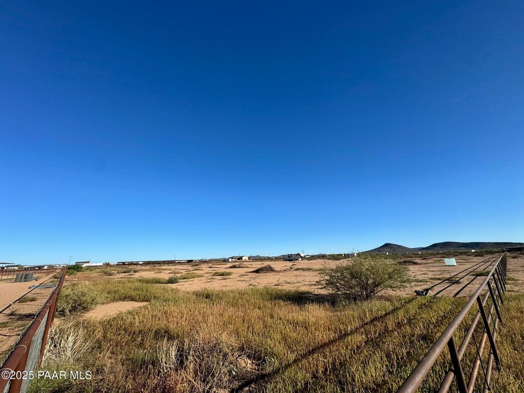 Photo of Xx00m W Bays Road, Wickenburg, AZ 85390 (MLS # 1077373)