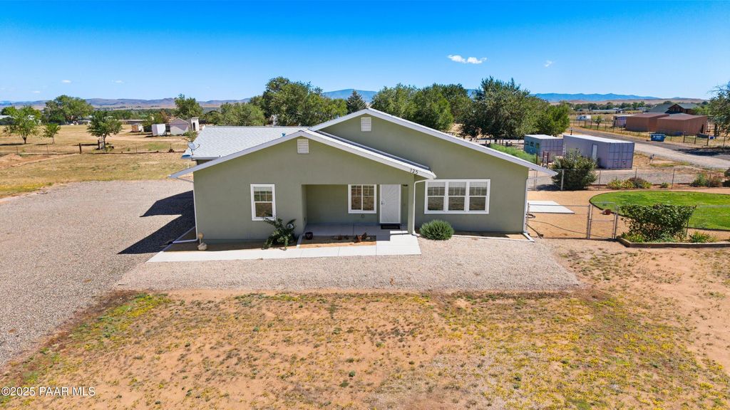 Photo of 725 S Road 1 W, Chino Valley, AZ 86323 (MLS # 1076738)