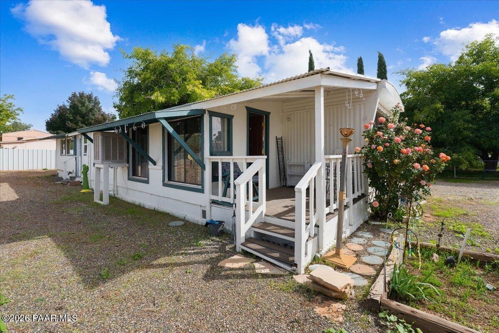 Photo of 17412 E Trails End Road, Mayer, AZ 86333 (MLS # 1086085)