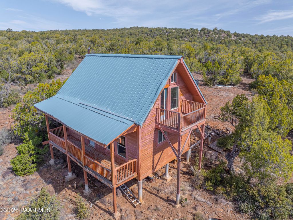 Photo of 48370 N Ringtail Cat Way, Seligman, AZ 86337 (MLS # 1081379)