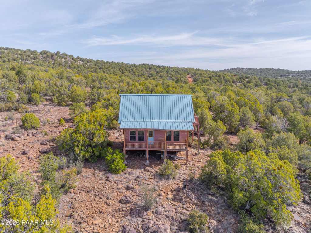Photo of 48370 N Ringtail Cat Way, Seligman, AZ 86337 (MLS # 1081379)