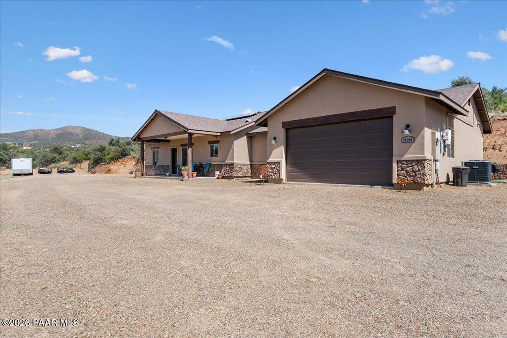 Photo of 14301 E Avalon Drive, Dewey-Humboldt, AZ 86327 (MLS # 1082228)