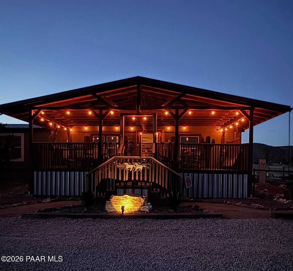 Photo of 610 W Valleri Ann Road, Paulden, AZ 86334 (MLS # 1082212)