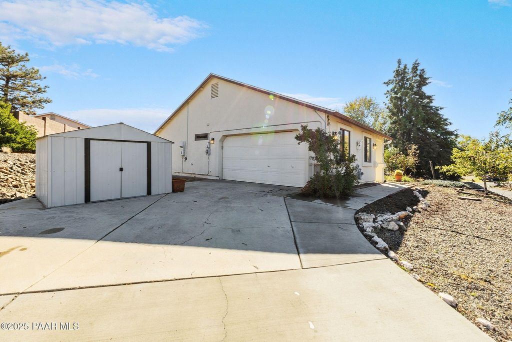 Photo of 5143 N Desert Lane, Prescott Valley, AZ 86314 (MLS # 1077979)