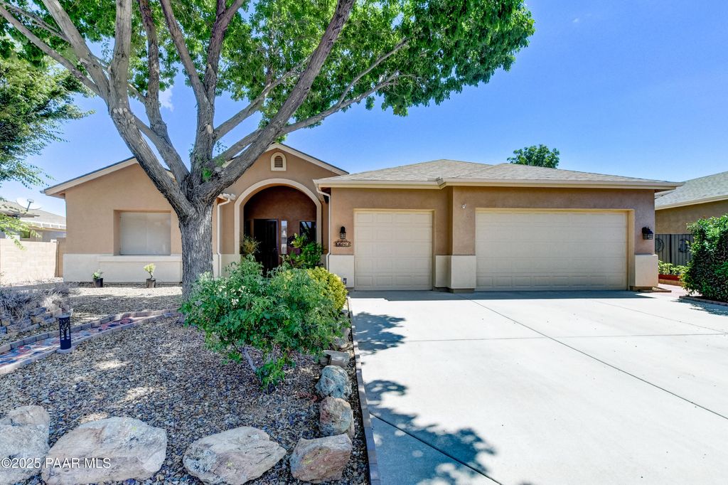 Photo of 6680 E Brombil Street, Prescott Valley, AZ 86314 (MLS # 1078469)