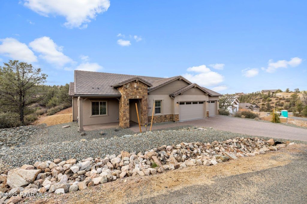 Photo of 12250 N Thrine Circle, Prescott, AZ 86305 (MLS # 1078133)