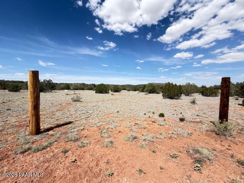 Photo of 00 W Flor Lane, Seligman, AZ 86337 (MLS # 1081319)