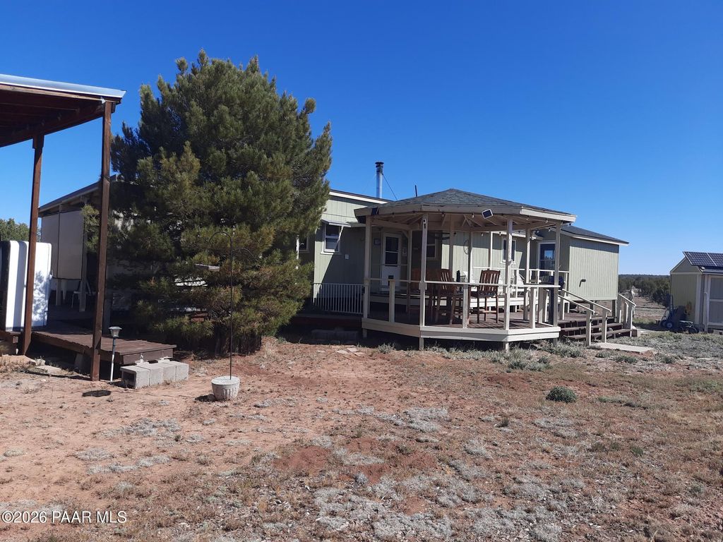 Photo of 53528 N Cloudcroft Way, Seligman, AZ 86337 (MLS # 1082121)