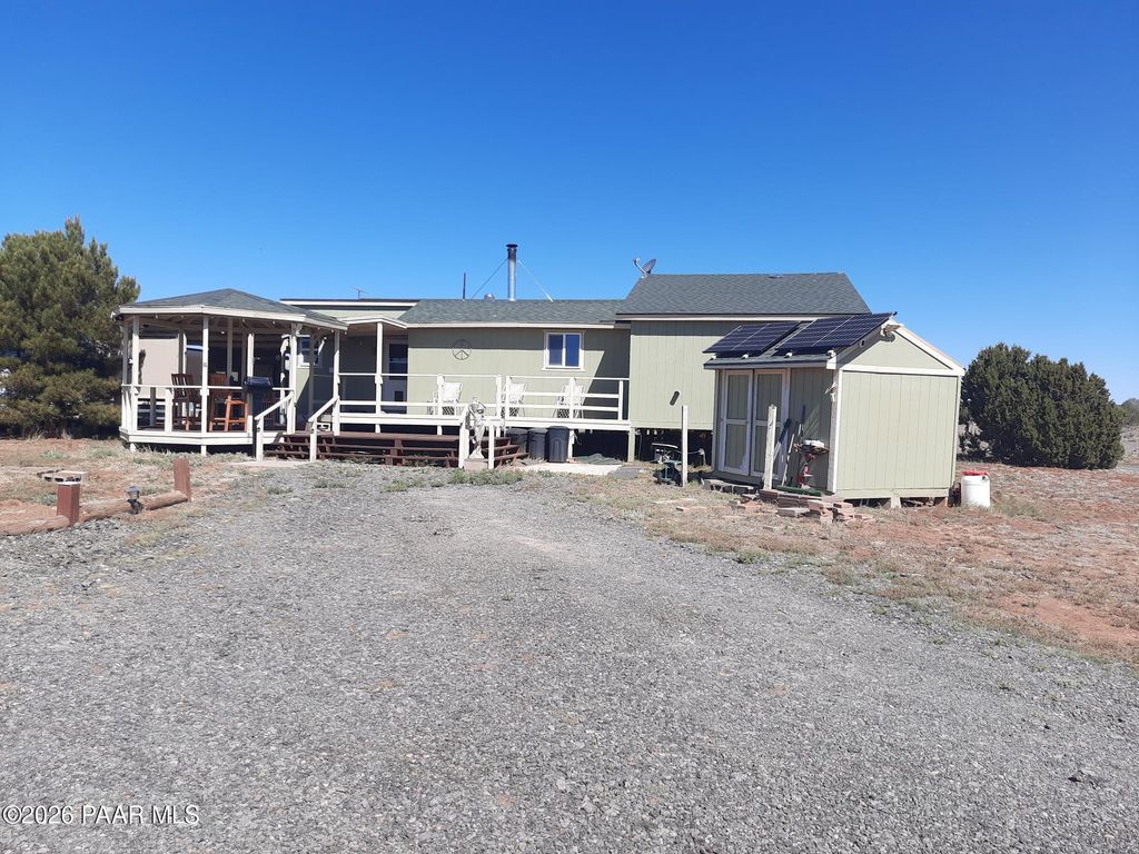 Photo of 53528 N Cloudcroft Way, Seligman, AZ 86337 (MLS # 1082121)