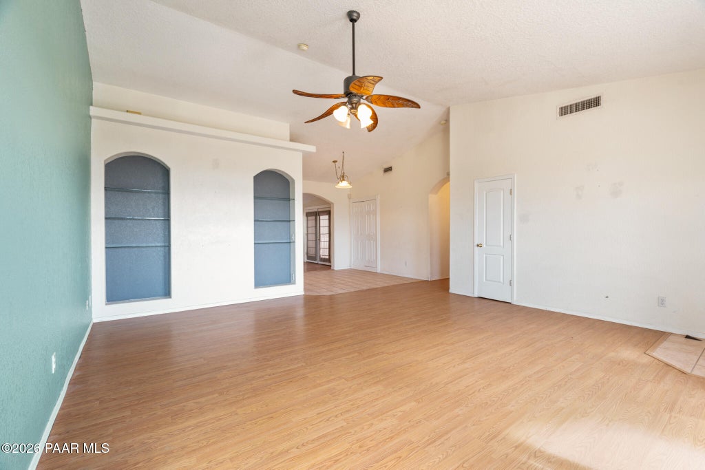 Photo of 911 E Rio Mesa Trail, Cottonwood, AZ 86326 (MLS # 1084849)