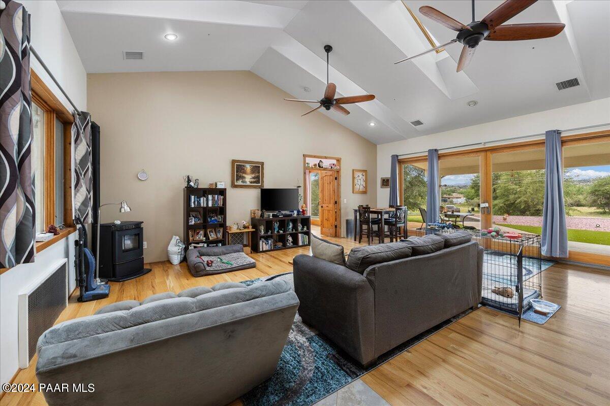 1585 W Oneal Road