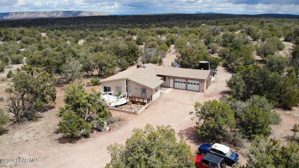 Photo of 55409 N Madre Circle, Seligman, AZ 86337 (MLS # 1081960)