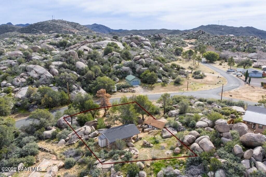 Photo of 23256 S Mountainaire Drive, Yarnell, AZ 85362 (MLS # 1078974)