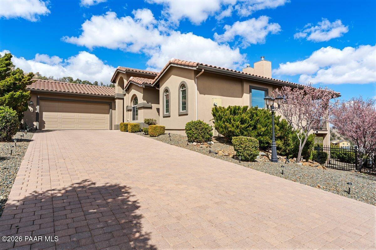 791 N Creekside Drive