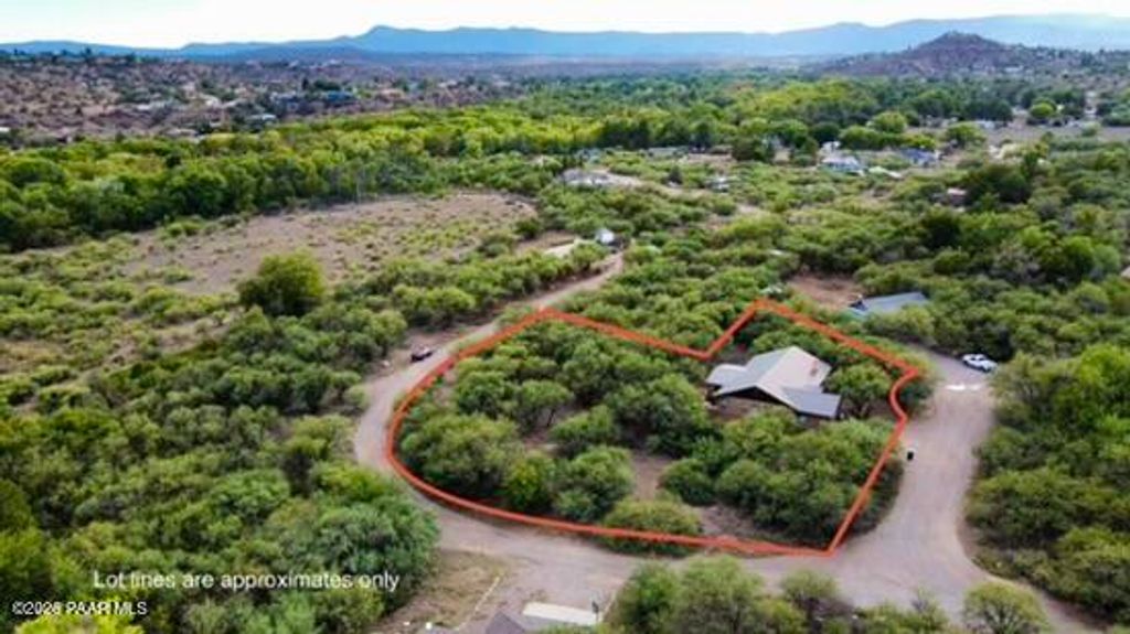 Photo of 4755 E Lynn Court, Lake Montezuma, AZ 86335 (MLS # 1080779)