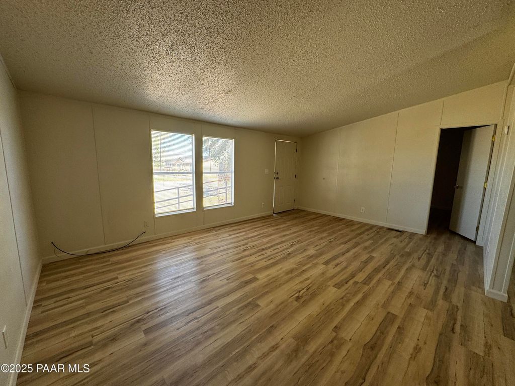 Photo of 385 W Granada Drive, Paulden, AZ 86334 (MLS # 1076950)
