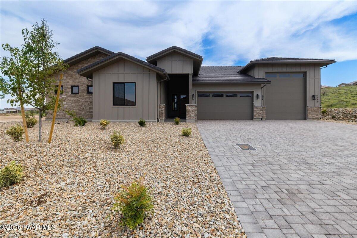 5243 High Cliff Way