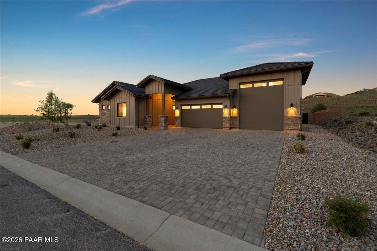 5243 High Cliff Way