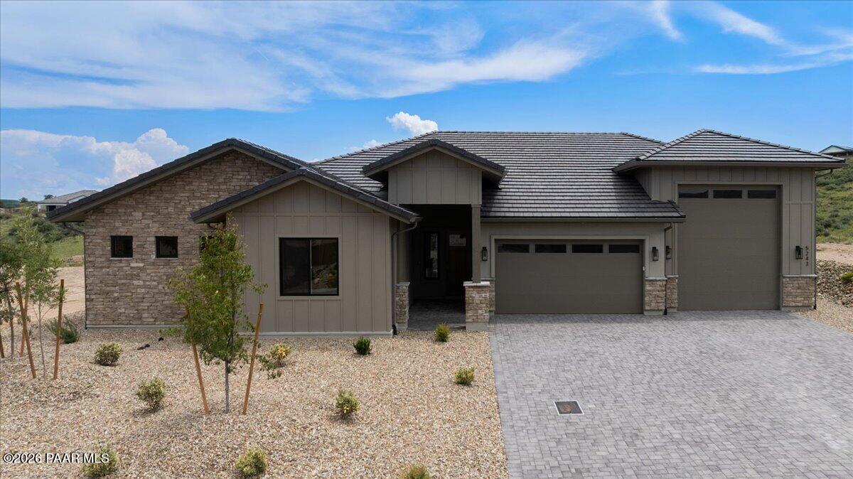 5243 High Cliff Way