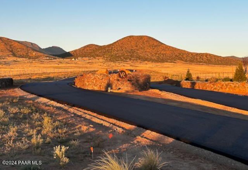 Photo of 10102 E Wishing Well Lot 4 Way, Prescott Valley, AZ 86315 (MLS # 1076747)