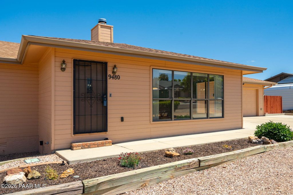 Photo of 9480 E Rancho Vista Drive, Prescott Valley, AZ 86314 (MLS # 1082361)