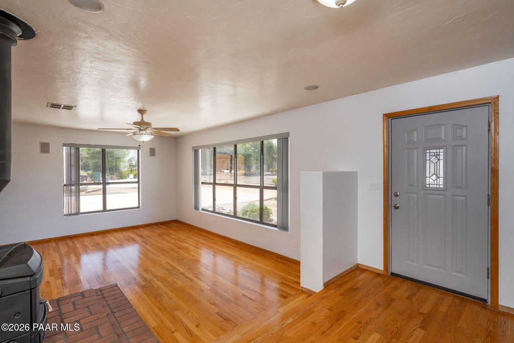Photo of 9480 E Rancho Vista Drive, Prescott Valley, AZ 86314 (MLS # 1082361)